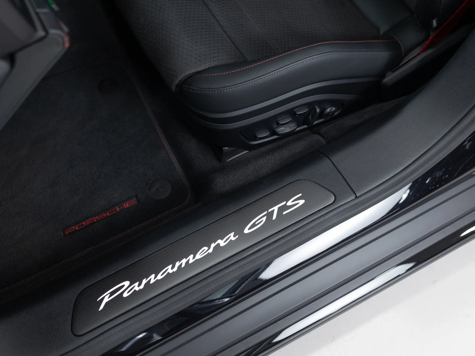 Porsche Panamera GTS III, 2025 — экстерьер, фото 11