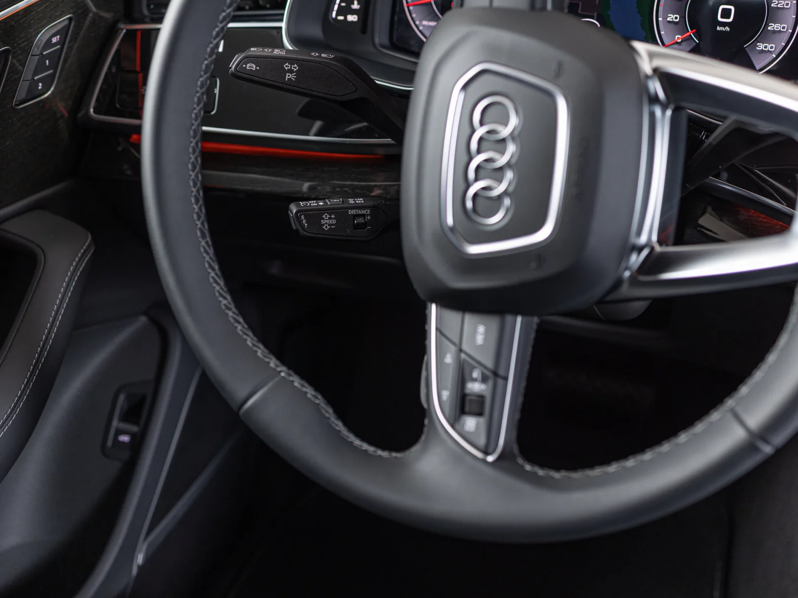 Audi Q7 55 TFSI quattro tiptronic II (4M) Рестайлинг 2, 2024 — экстерьер, фото 16