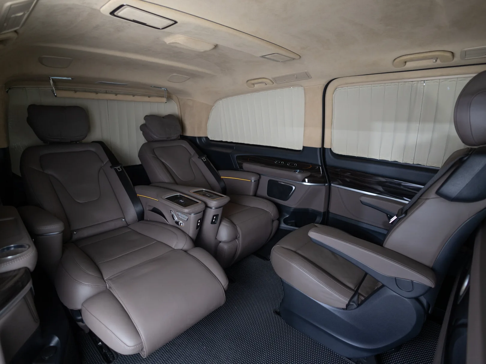 Mercedes-Benz V-Класс VIP III (W447) Рестайлинг, 2020 — экстерьер, фото 9