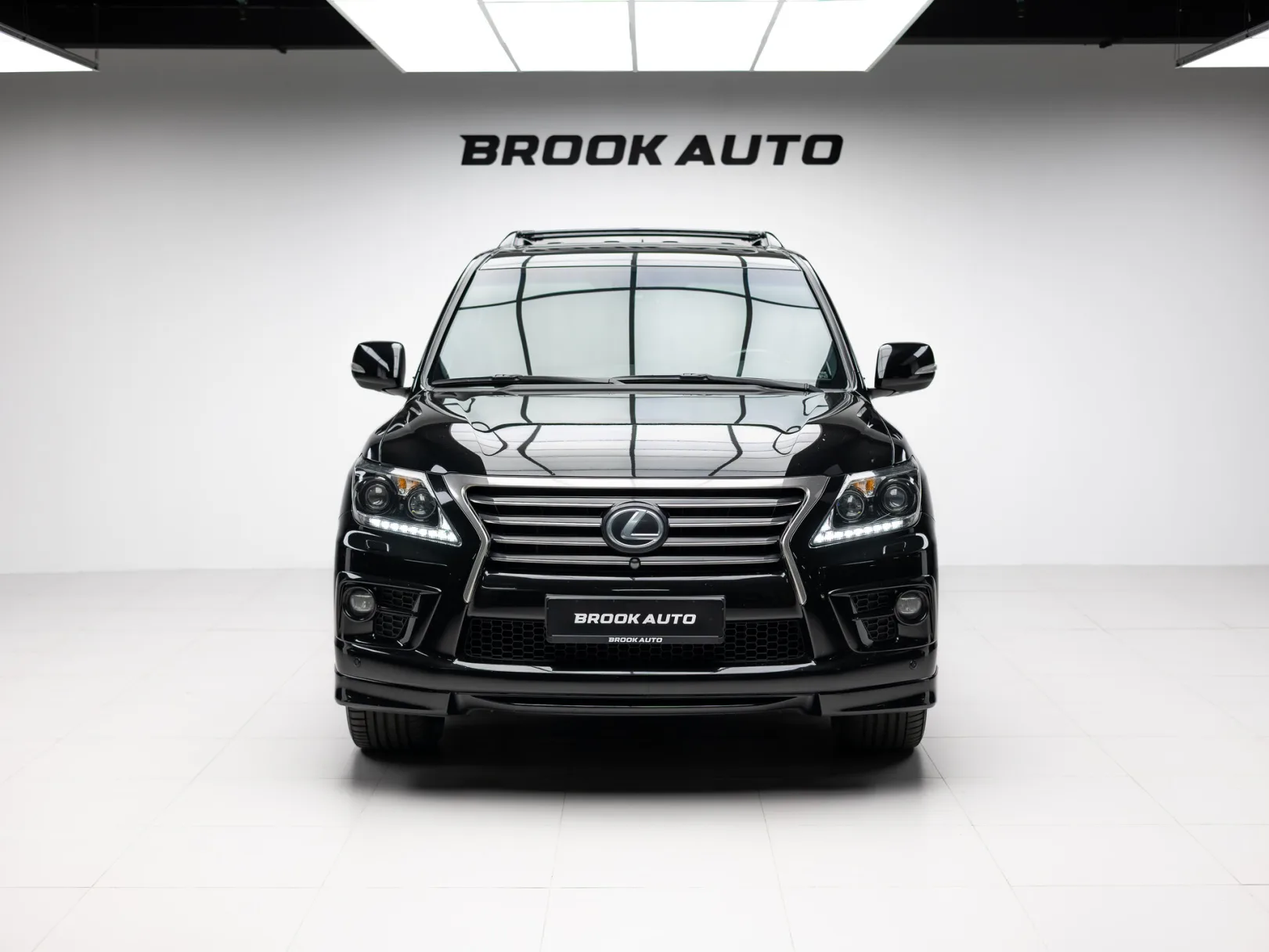 Lexus LX 25th Anniversary Edition 2 III Рестайлинг, 2015 — экстерьер, фото 2