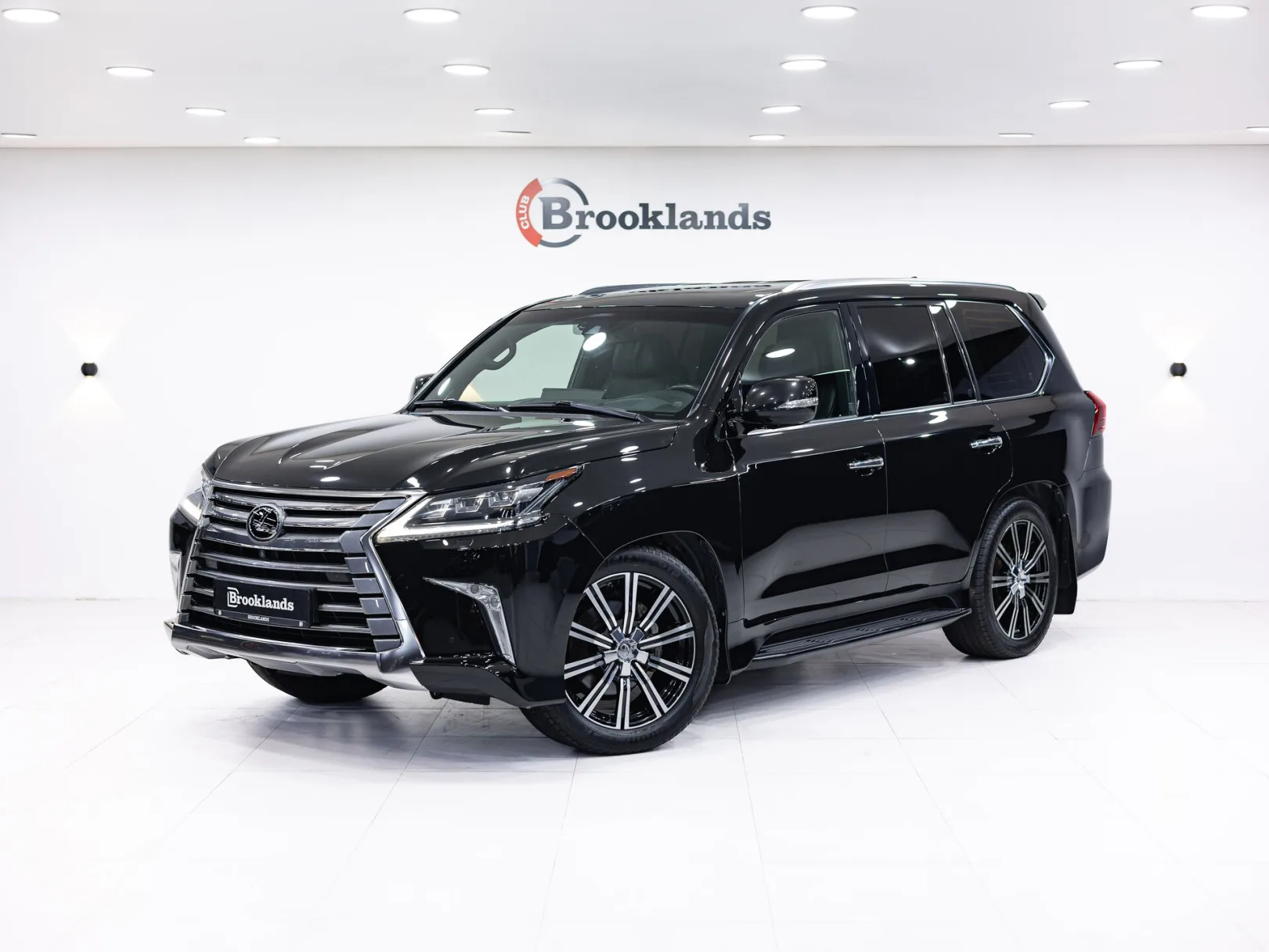 Lexus LX Luxury 21+ III Рестайлинг 2, 2020 — экстерьер, фото 1