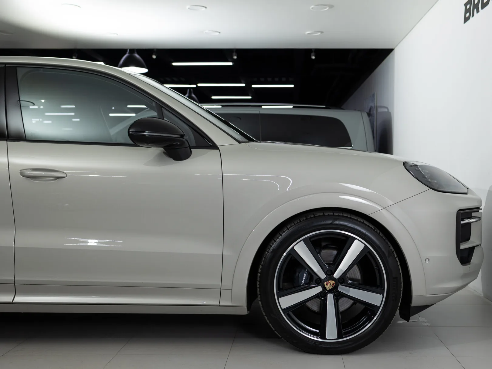 Porsche Cayenne Базовая III Рестайлинг, 2023 — экстерьер, фото 32