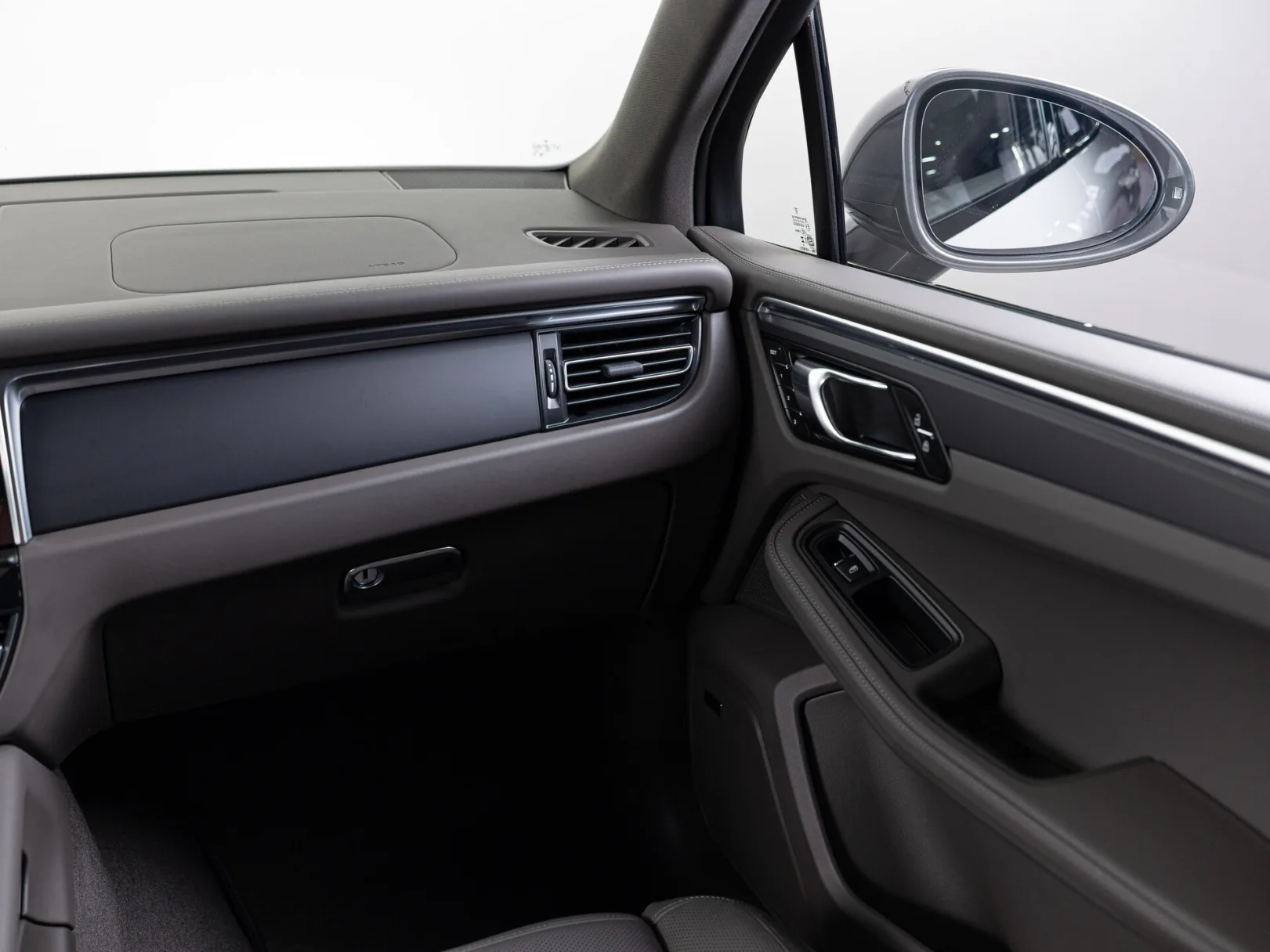 Porsche Macan T I Рестайлинг 2, 2025 — экстерьер, фото 18