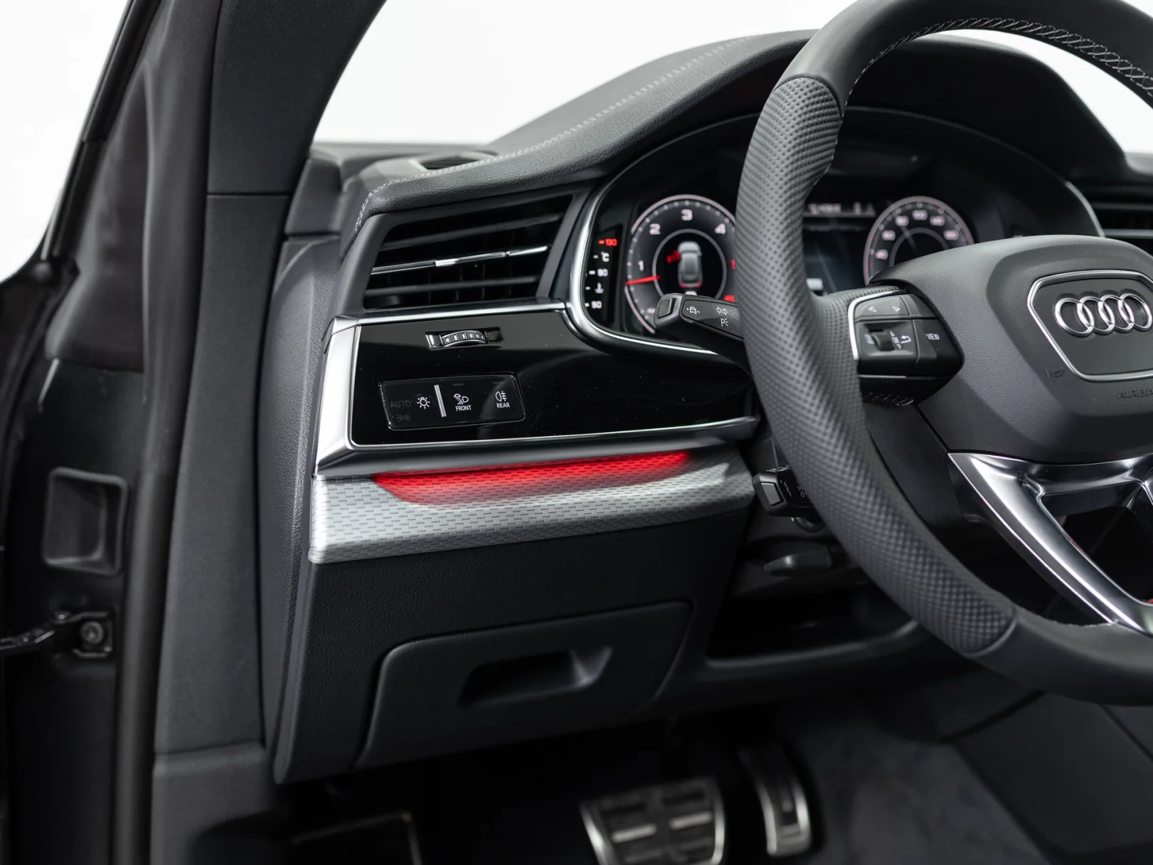 Audi Q8 50 TDI I (4M) Рестайлинг, 2025 — экстерьер, фото 13