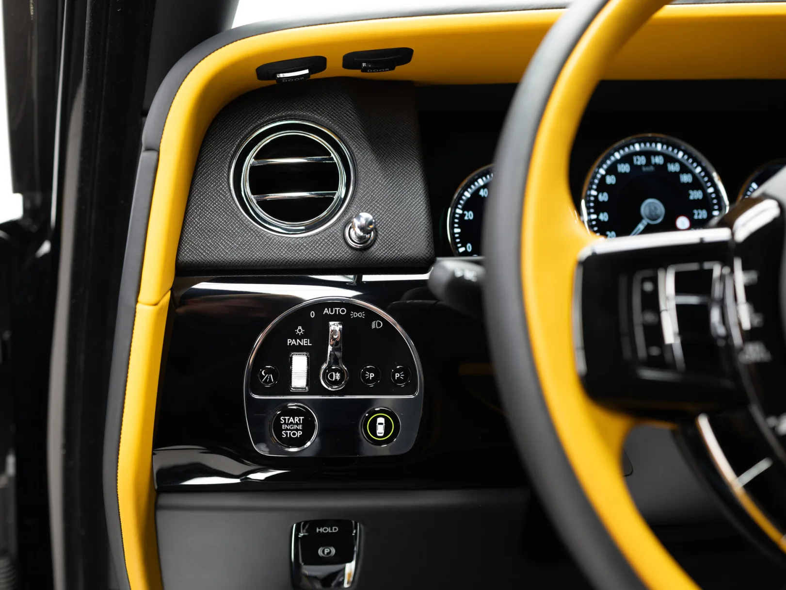 Rolls-Royce Cullinan Individual I (Series I), 2021 — экстерьер, фото 15