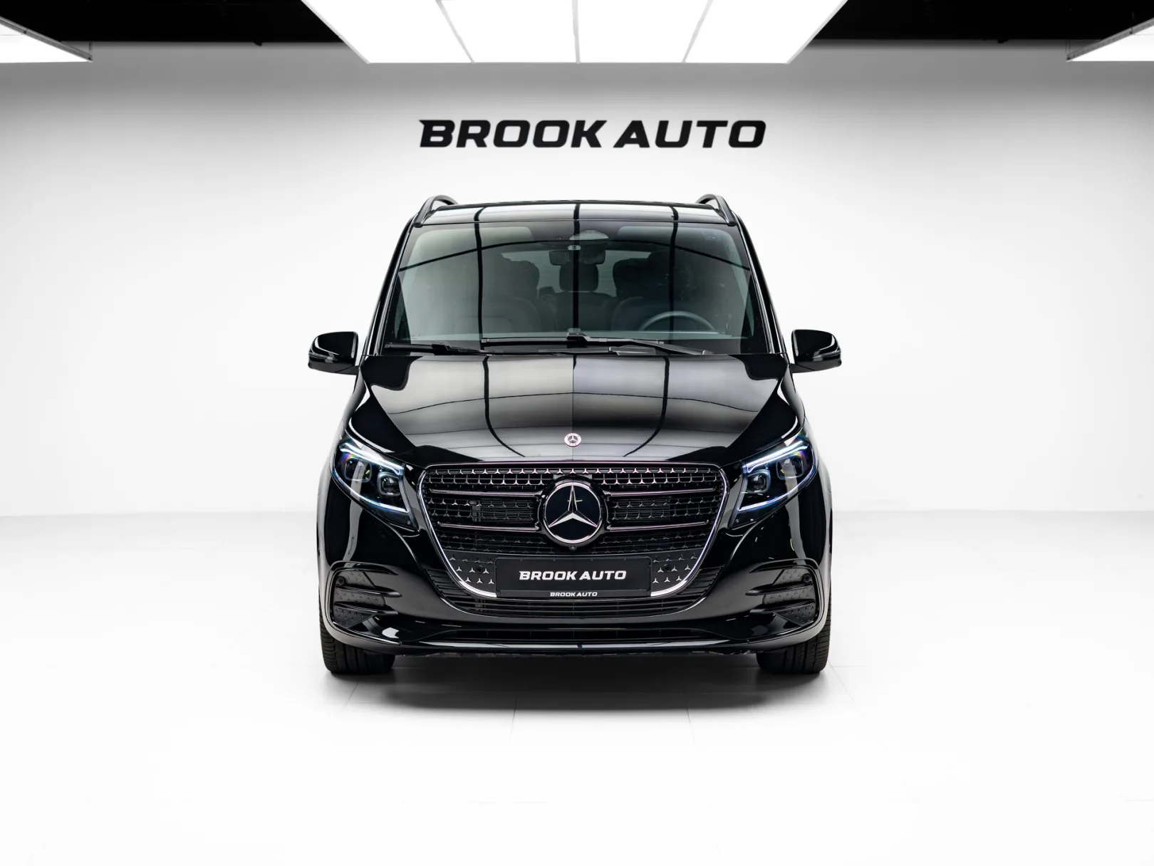 Mercedes-Benz V-Класс Exclusive AMG Line III (W447) Рестайлинг 2, 2026 — экстерьер, фото 2
