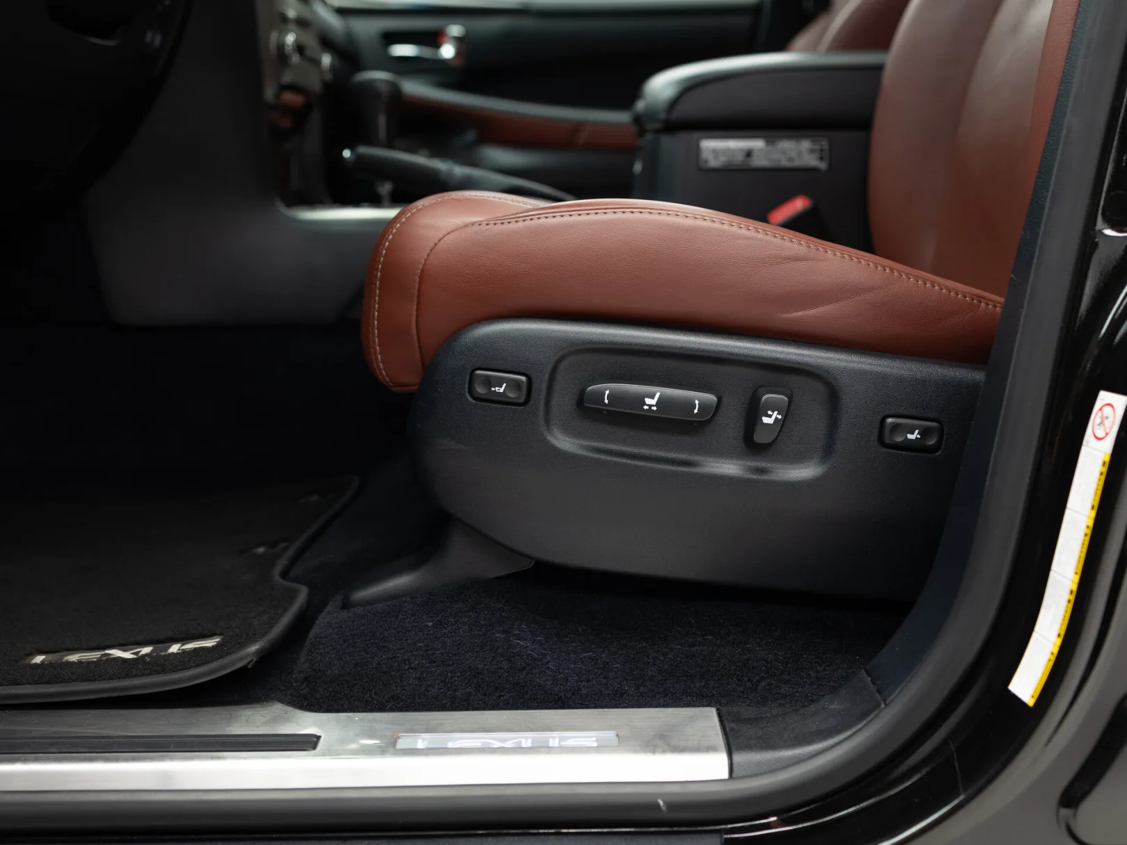 Lexus LX 25th Anniversary Edition 2 III Рестайлинг, 2015 — экстерьер, фото 13