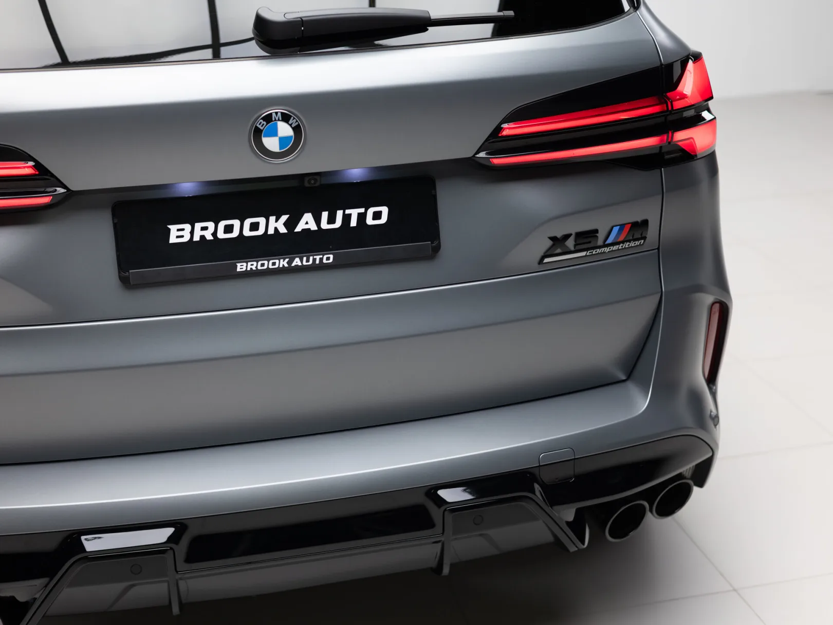 BMW X5 M Competition III (F95) Рестайлинг, 2026 — экстерьер, фото 38