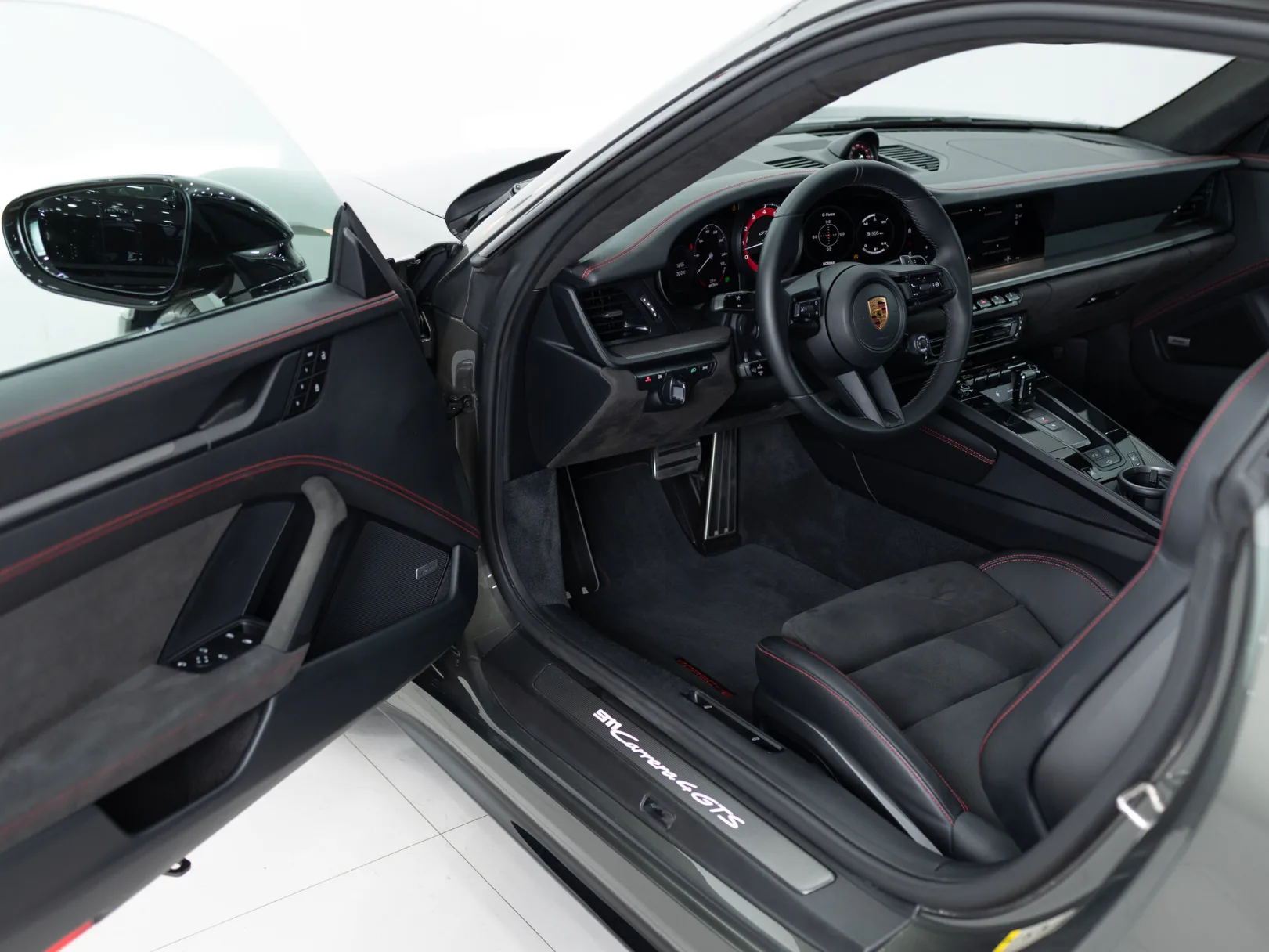 Porsche 911 Carrera 4 GTS VIII (992), 2021 — экстерьер, фото 7