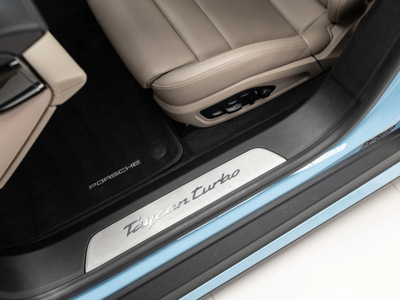 Porsche Taycan Turbo I, 2021 — экстерьер, фото 13