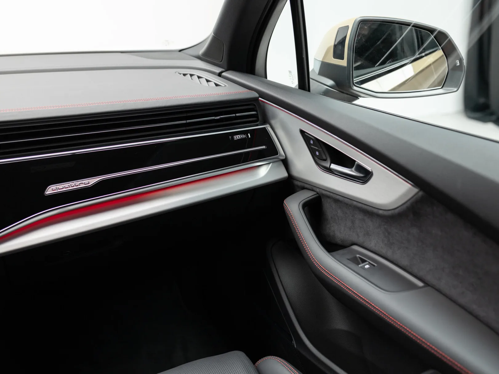 Audi Q7 55 TFSI quattro tiptronic II (4M) Рестайлинг 2, 2024 — экстерьер, фото 21