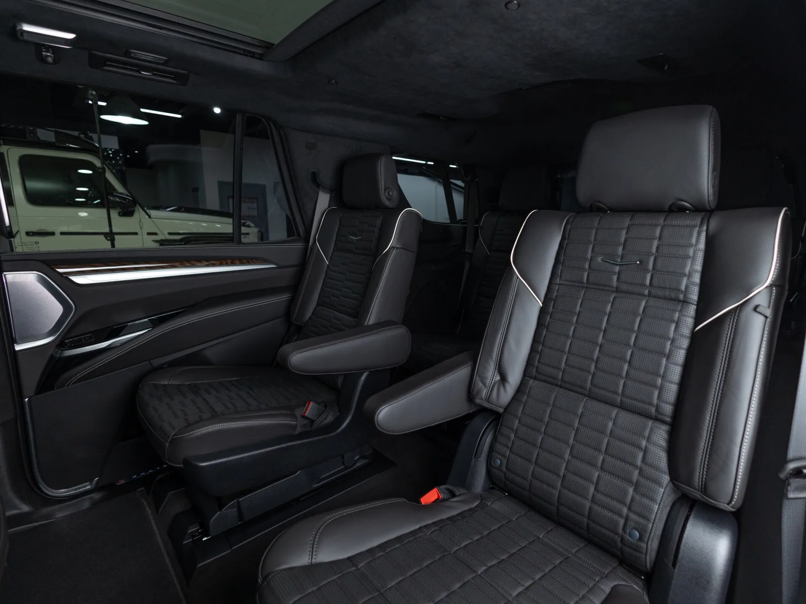 Cadillac Escalade Sport Platinum V Рестайлинг, 2025 — экстерьер, фото 31