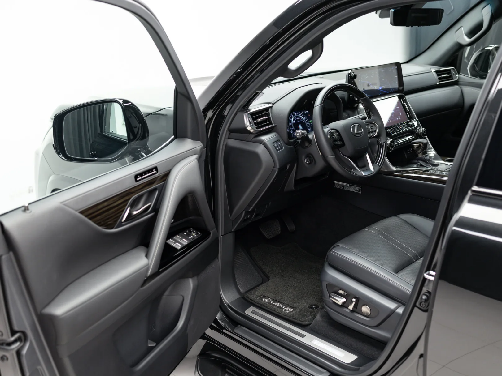 Lexus LX VIP IV, 2024 — экстерьер, фото 7