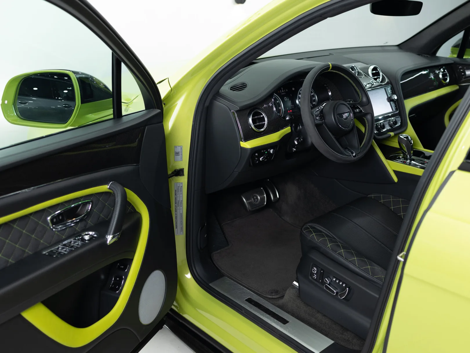 Bentley Bentayga Individual I, 2019 — экстерьер, фото 7