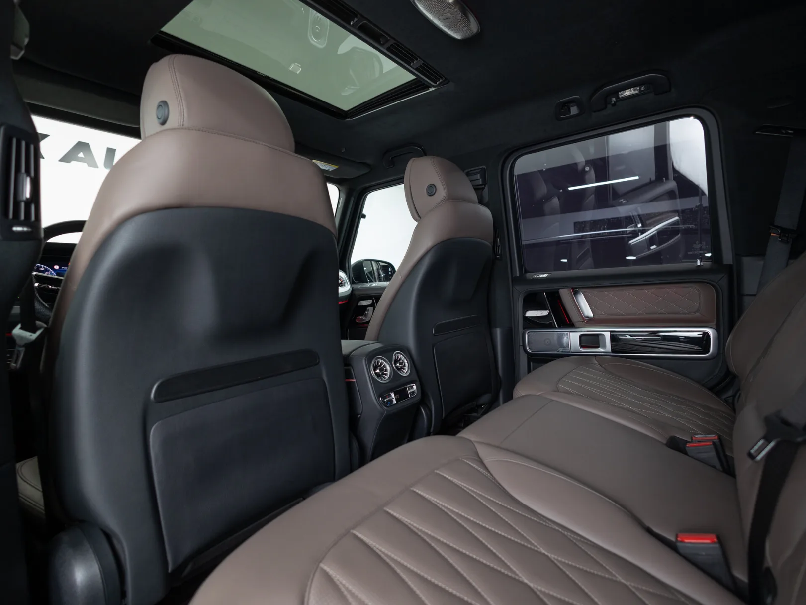 Mercedes-Benz G-Класс AMG G 63 II (W465) Рестайлинг, 2025 — экстерьер, фото 28