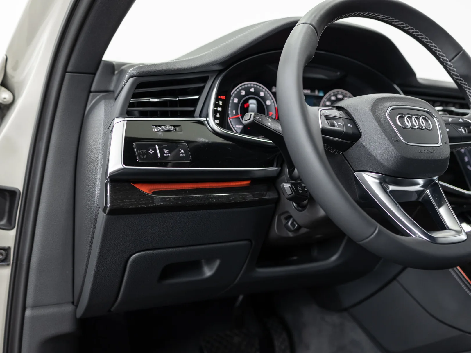Audi Q7 55 TFSI quattro tiptronic II (4M) Рестайлинг 2, 2024 — экстерьер, фото 15