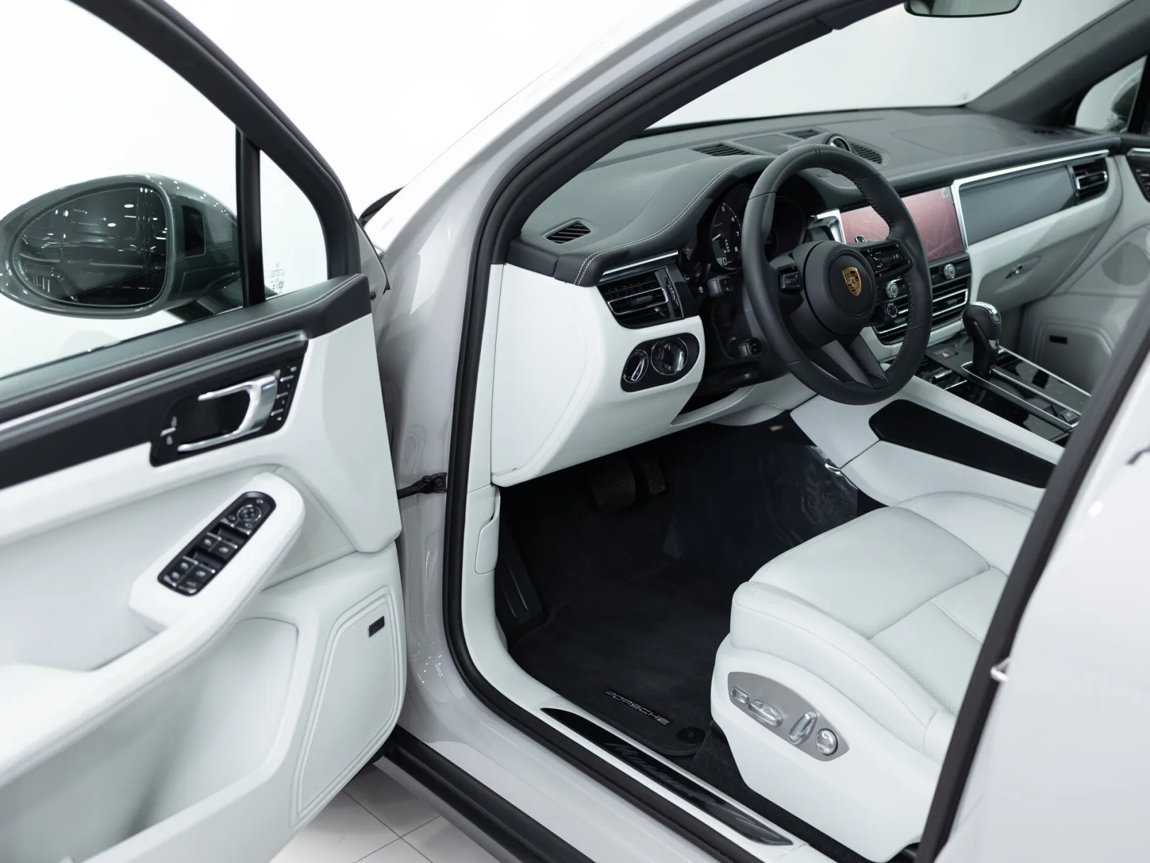 Porsche Macan T I Рестайлинг 2, 2024 — экстерьер, фото 7