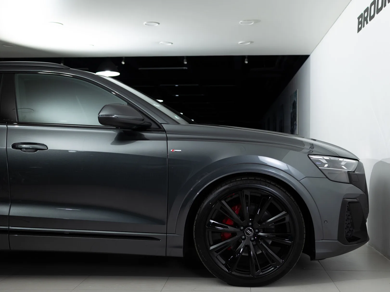 Audi Q8 50 TDI I (4M) Рестайлинг, 2025 — экстерьер, фото 34
