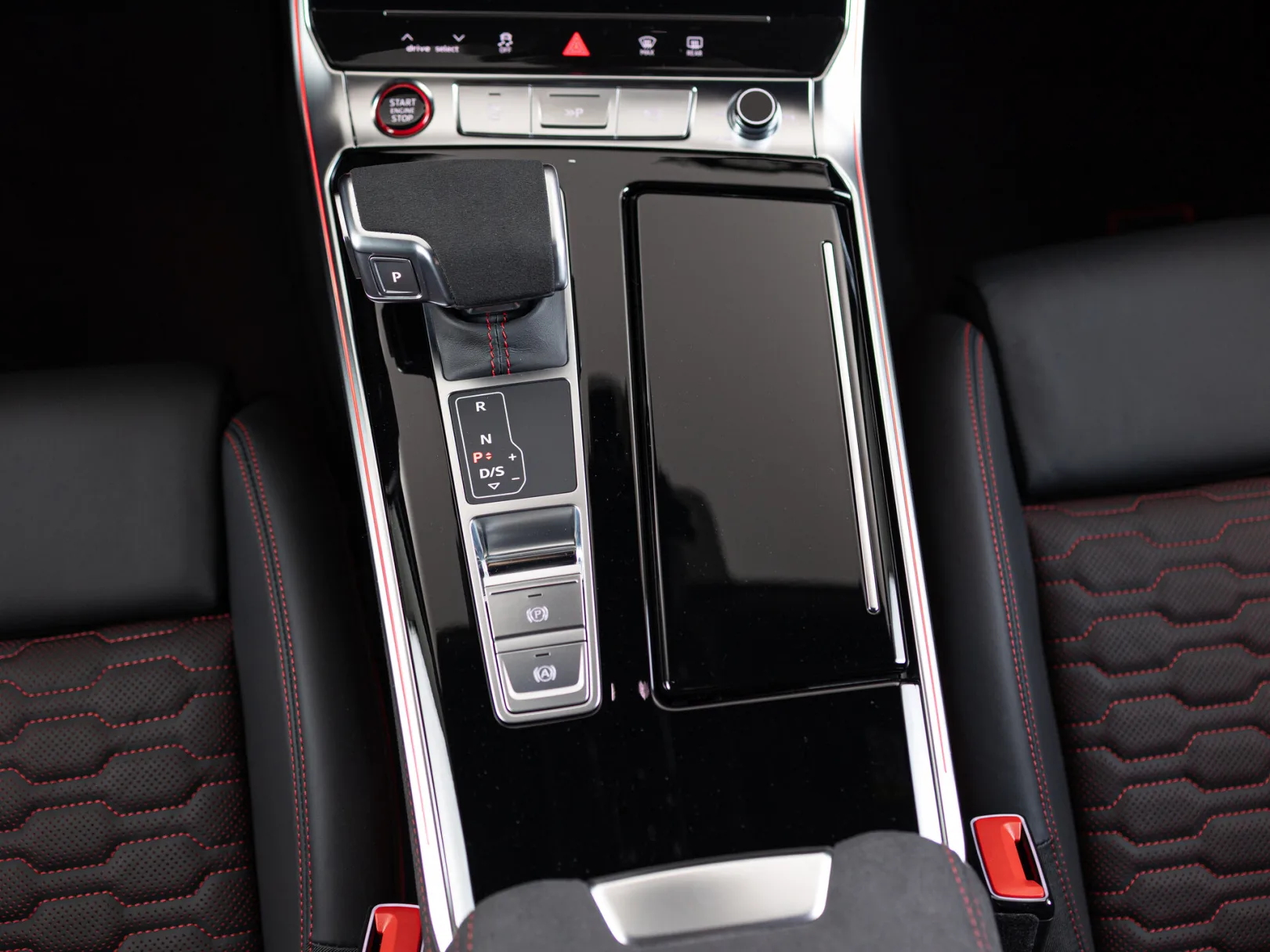 Audi RS 6 RS6 Avant performance IV (C8), 2025 — экстерьер, фото 19