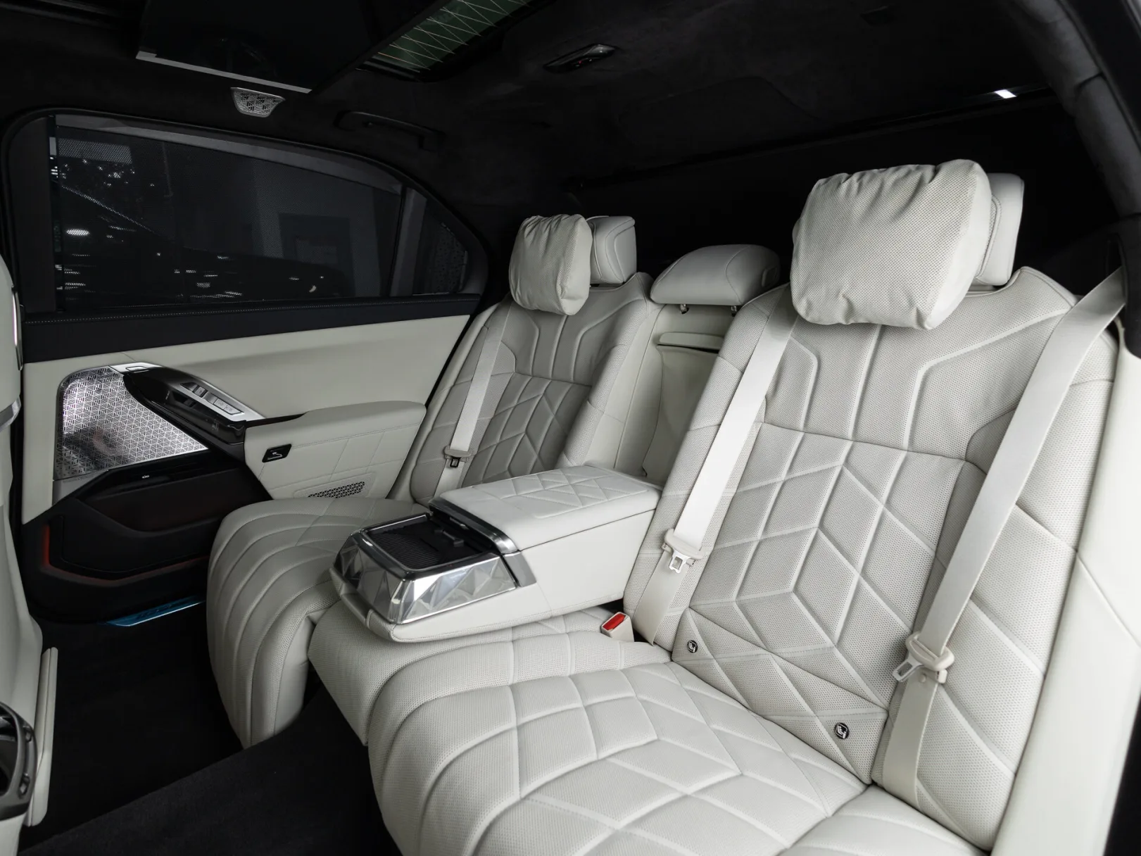 BMW 7 серии 740d xDrive M Sport Pro VII (G70), 2025 — экстерьер, фото 29