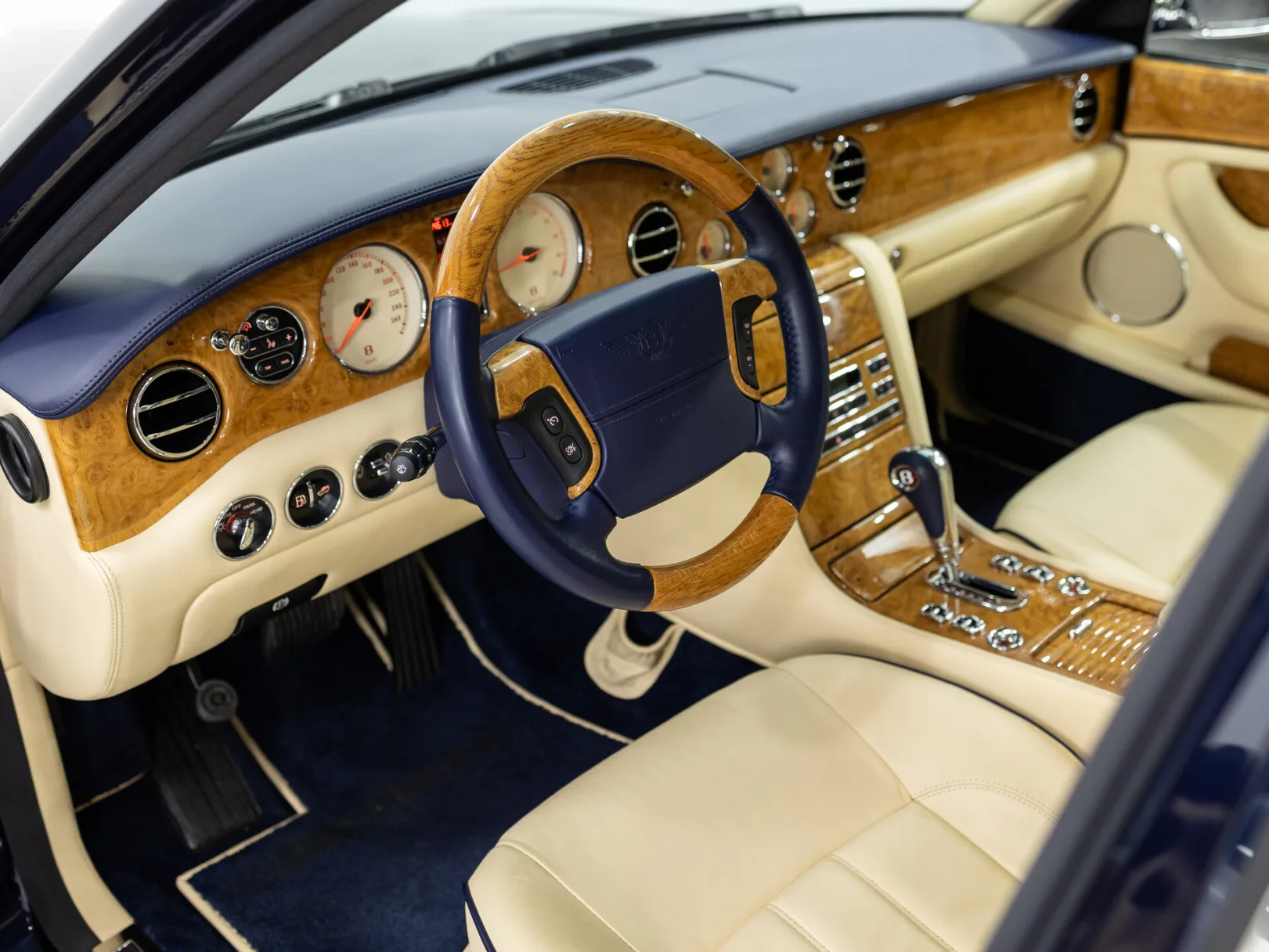 Bentley Arnage I Рестайлинг, 2005 — экстерьер, фото 10