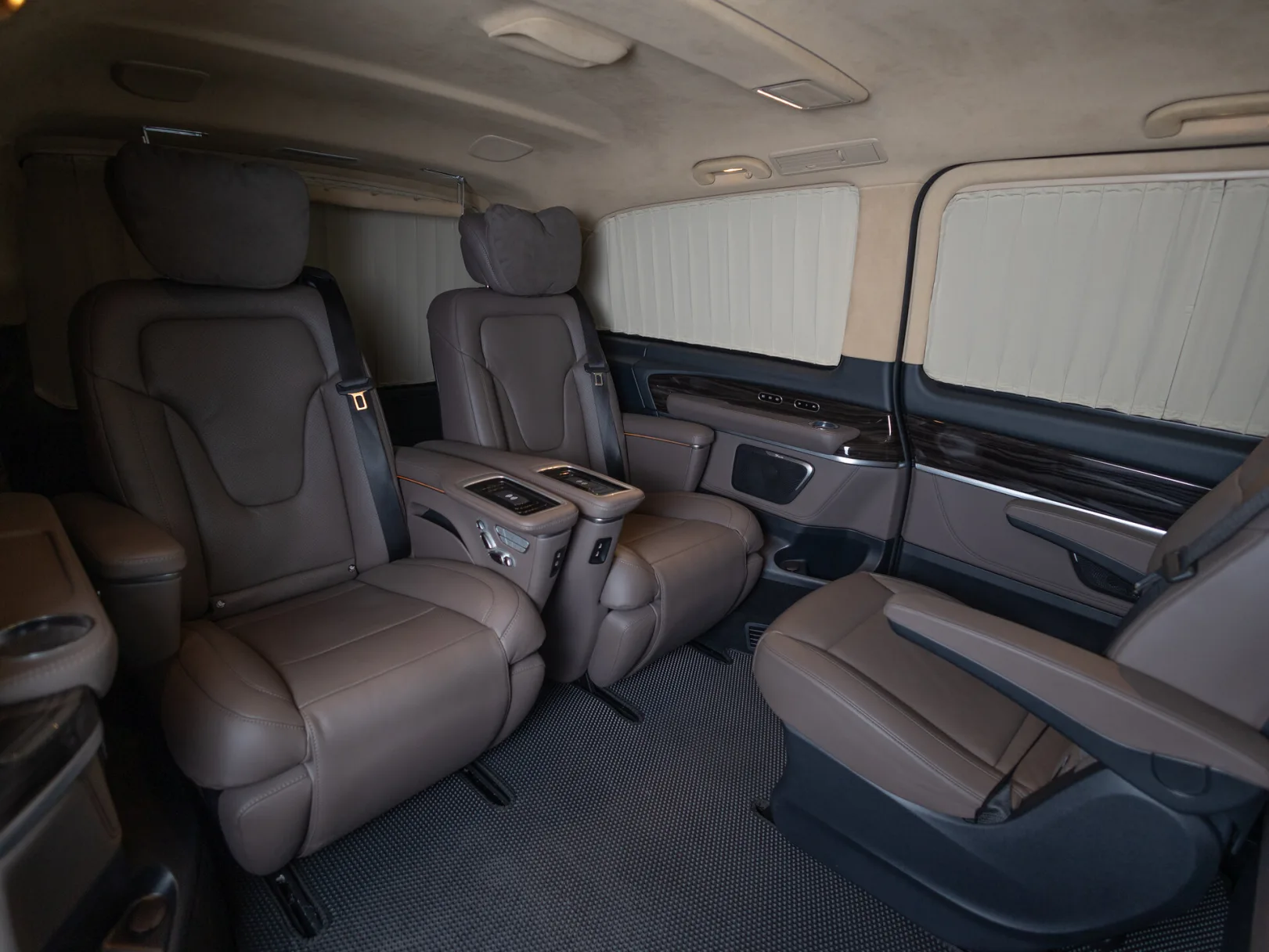 Mercedes-Benz V-Класс VIP III (W447) Рестайлинг, 2020 — экстерьер, фото 8