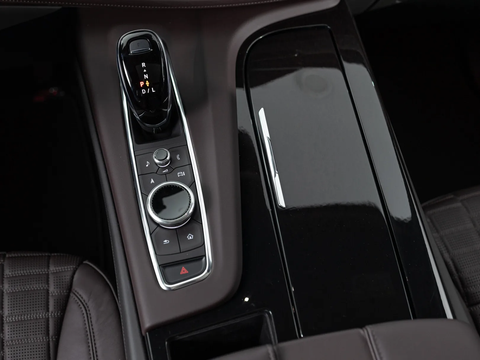 Cadillac Escalade Sport Platinum ESV V, 2024 — экстерьер, фото 32