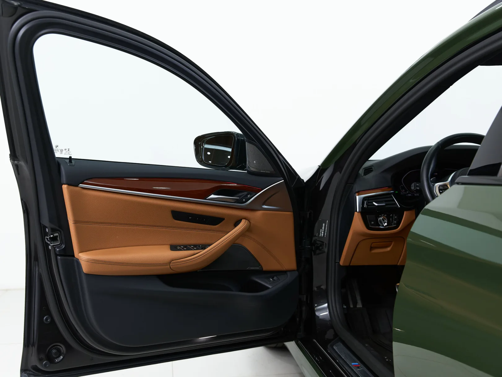 BMW 5 серии VII (G30/G31/G38) Рестайлинг, 2022 — экстерьер, фото 8