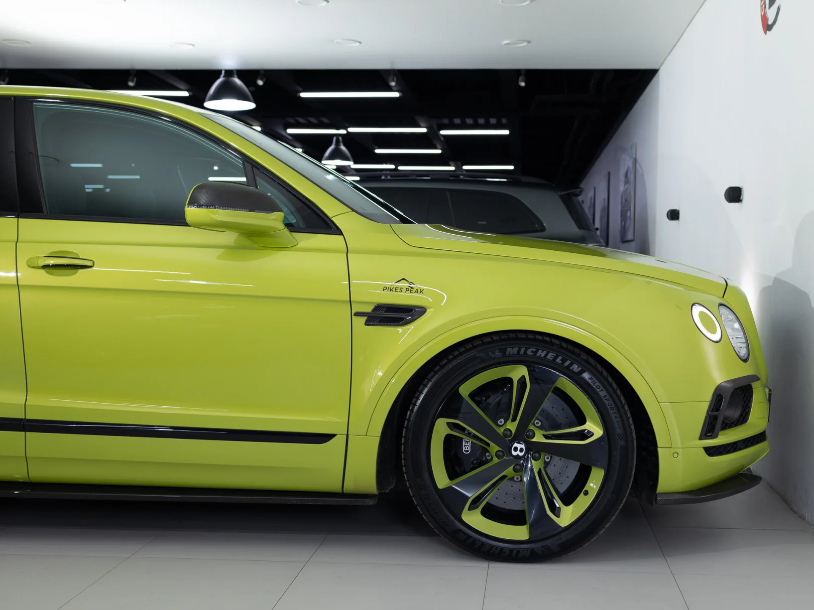 Bentley Bentayga Individual I, 2019 — экстерьер, фото 45