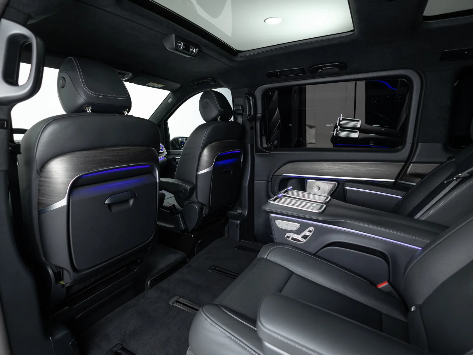 Mercedes-Benz V-Класс Exclusive III (W447) Рестайлинг 2, 2025 — экстерьер, фото 7