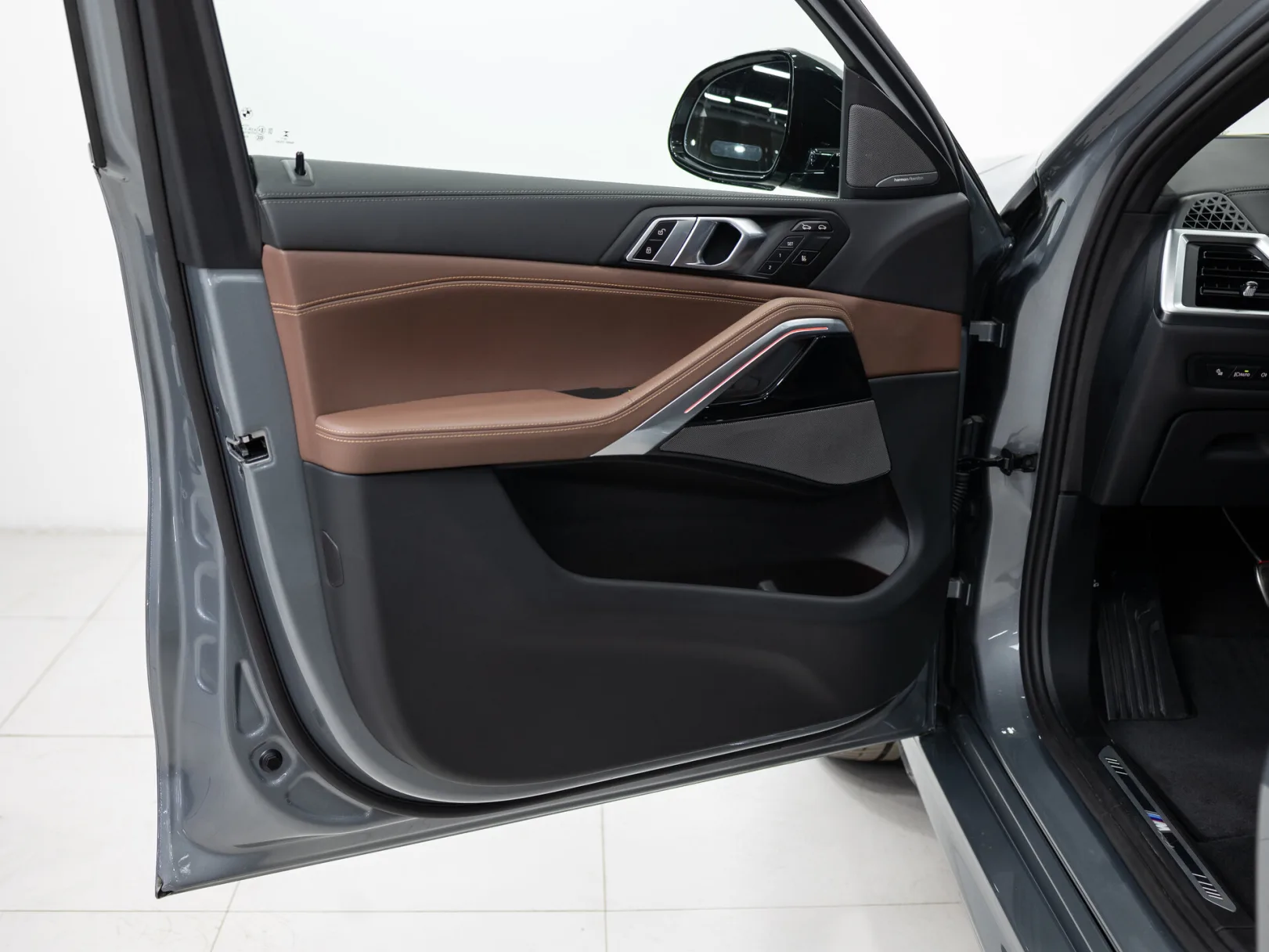 BMW X6 xDrive40i III (G06) Рестайлинг, 2025 — экстерьер, фото 8