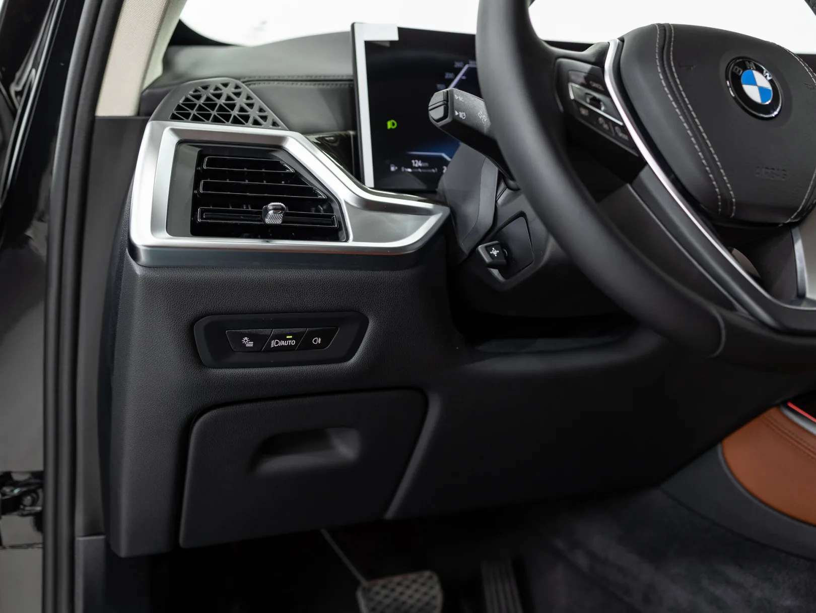 BMW X5 xDrive40i IV (G05/G18) Рестайлинг, 2026 — экстерьер, фото 15