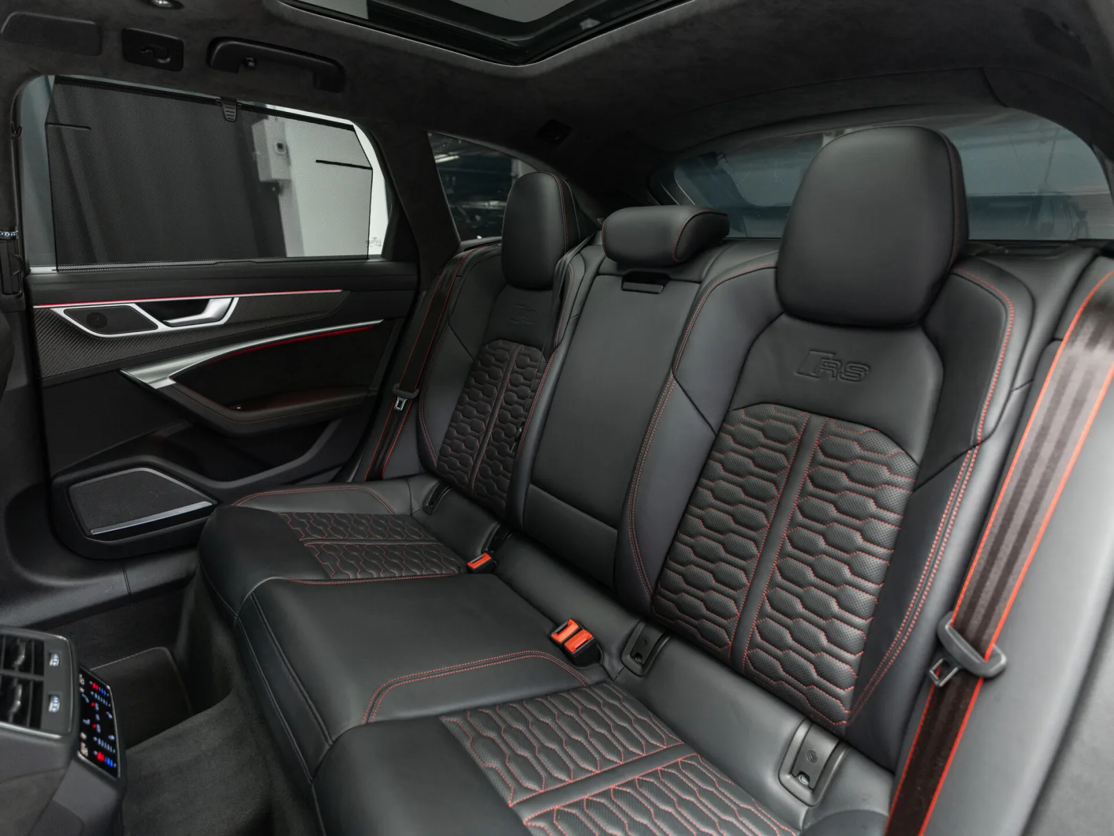 Audi RS 6 TFSI quattro IV (C8), 2021 — экстерьер, фото 33