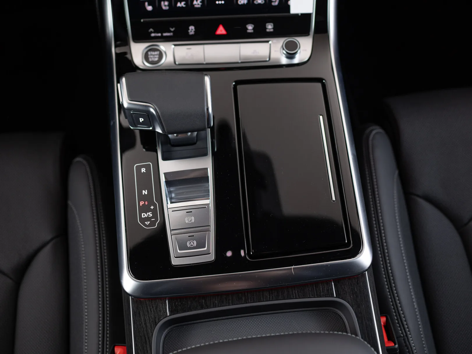 Audi Q7 55 TFSI quattro tiptronic II (4M) Рестайлинг 2, 2024 — экстерьер, фото 18