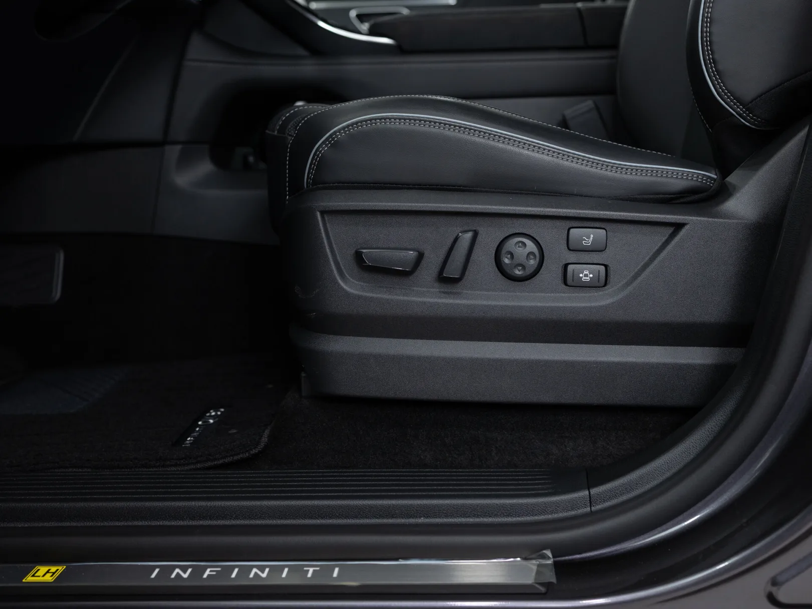 Infiniti QX80 Sensory II, 2026 — экстерьер, фото 15