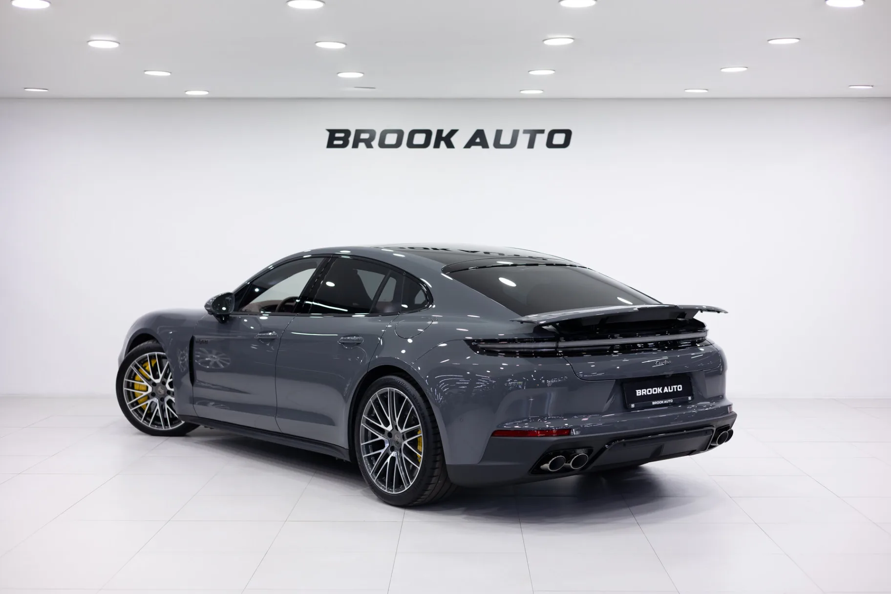 Porsche Panamera Turbo E-Hybrid III, 2025 — экстерьер, фото 6