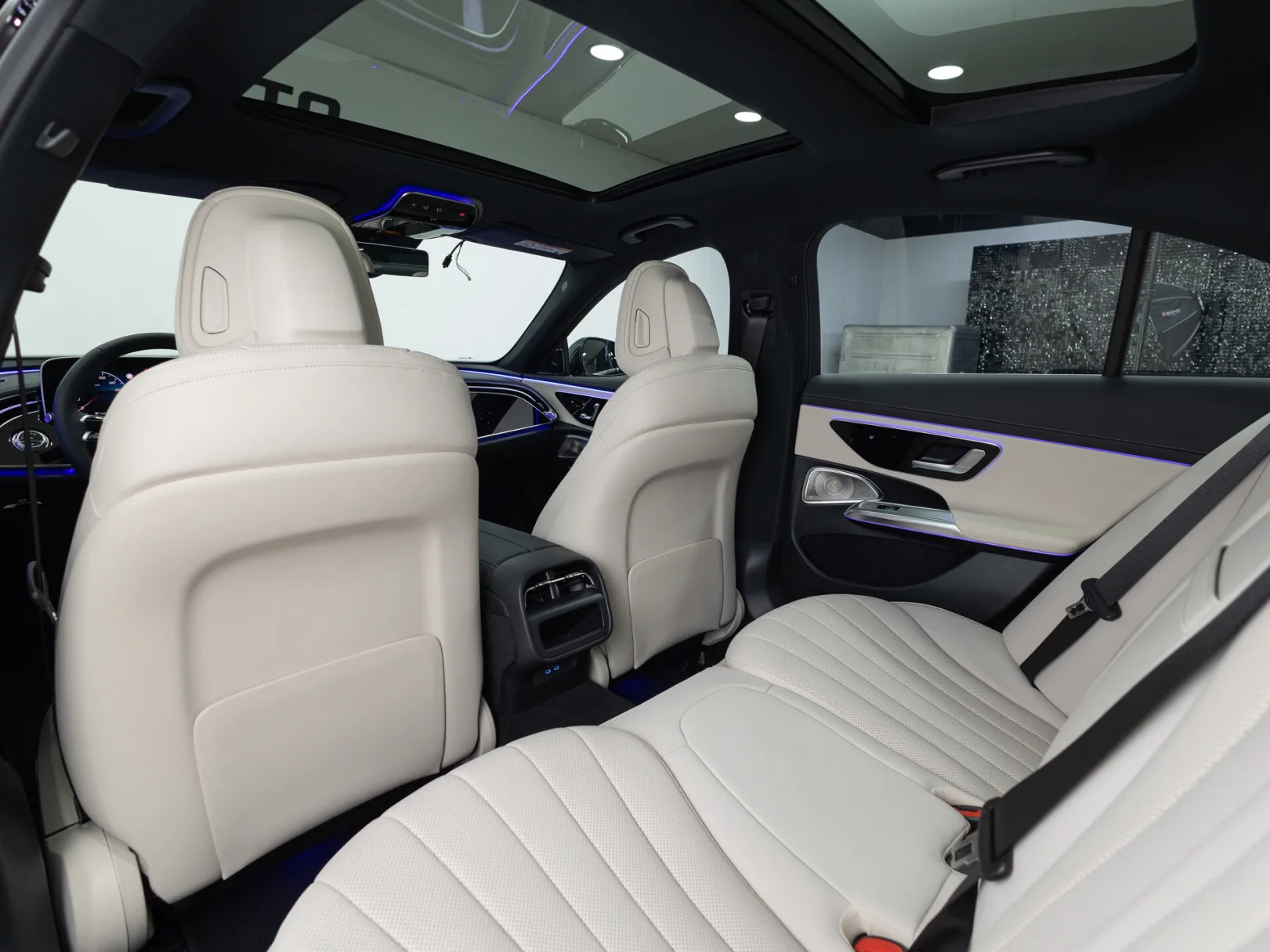 Mercedes-Benz E-Класс E 300 4MATIC AMG Line VI (W214, S214), 2025 — экстерьер, фото 20
