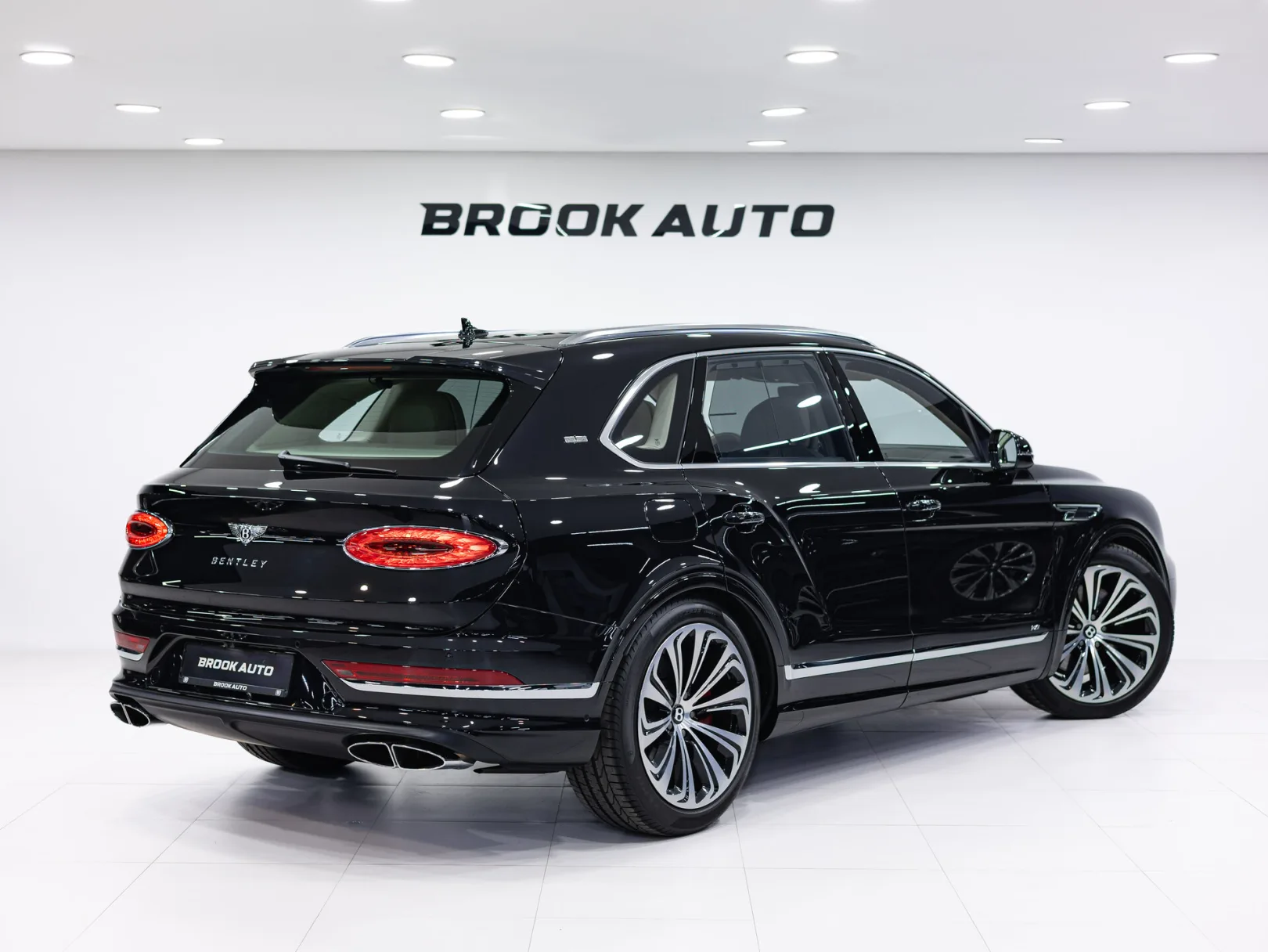 Bentley Bentayga Individual I Рестайлинг, 2022 — экстерьер, фото 4
