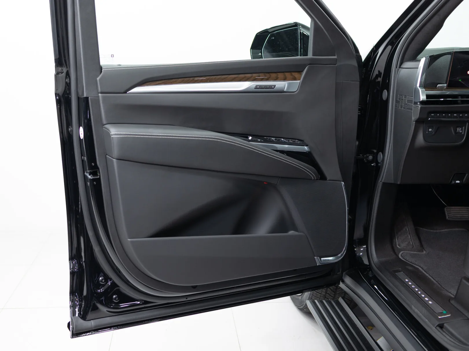 Cadillac Escalade Sport Platinum V Рестайлинг, 2025 — экстерьер, фото 8
