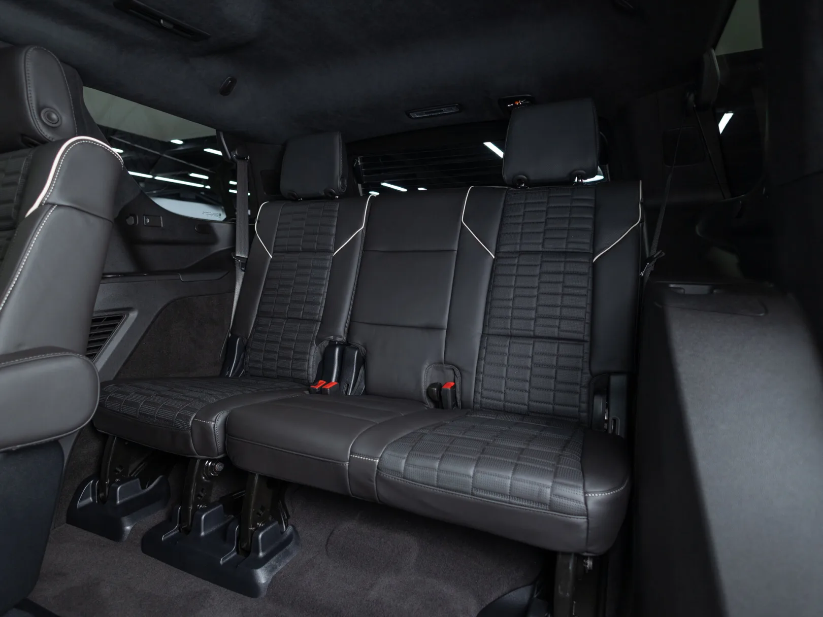 Cadillac Escalade Sport Platinum V Рестайлинг, 2025 — экстерьер, фото 31