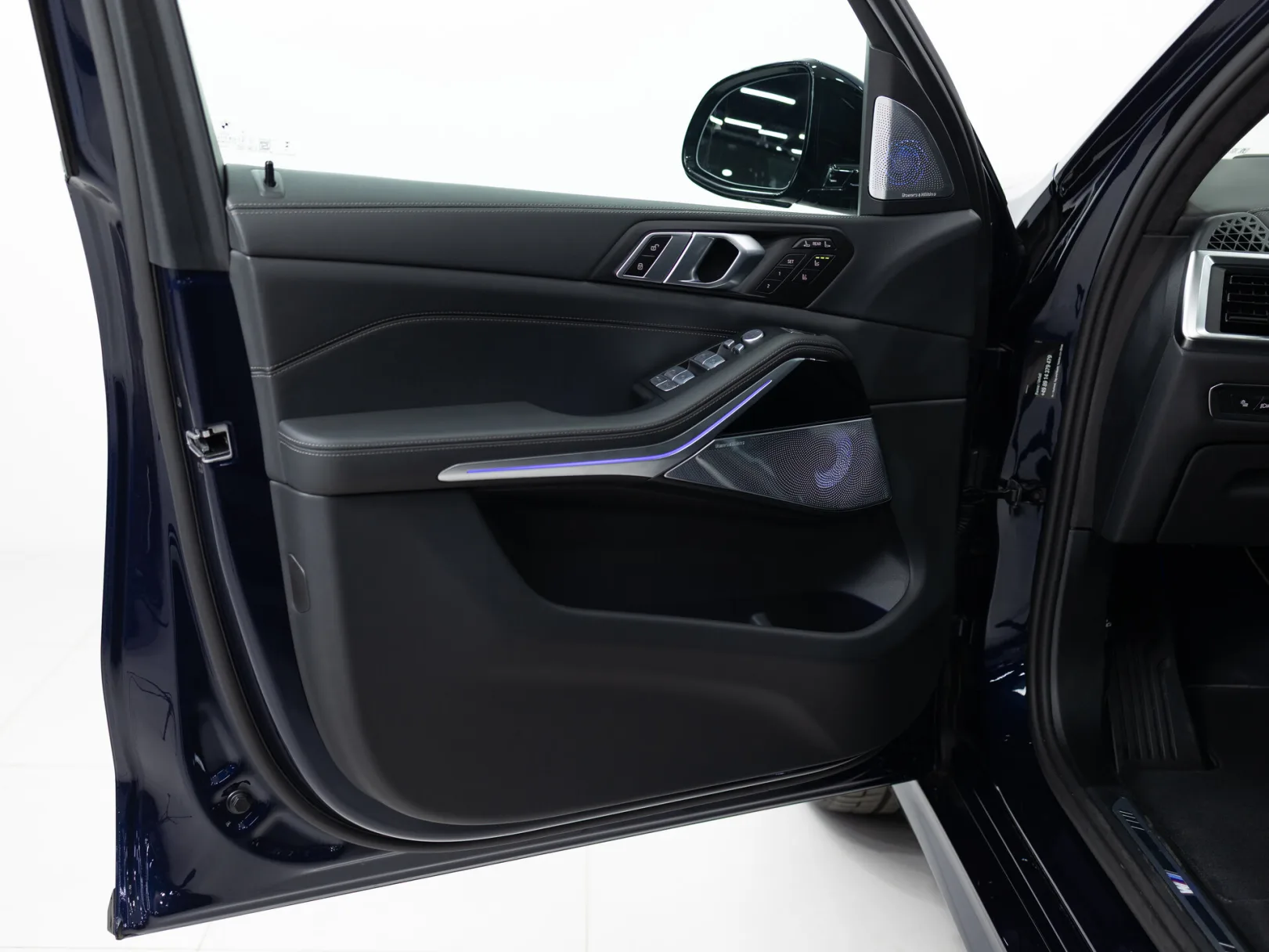 BMW X7 xDrive40d M Sport Pro I (G07) Рестайлинг, 2025 — экстерьер, фото 8