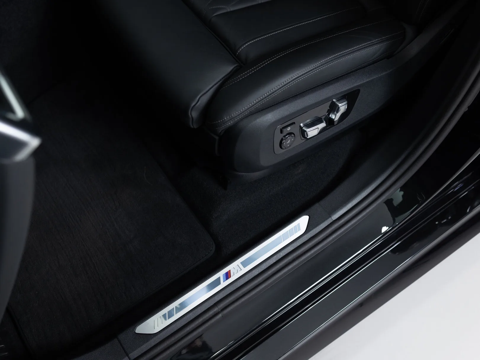 BMW X5 IV (G05/G18) Рестайлинг, 2024 — экстерьер, фото 10