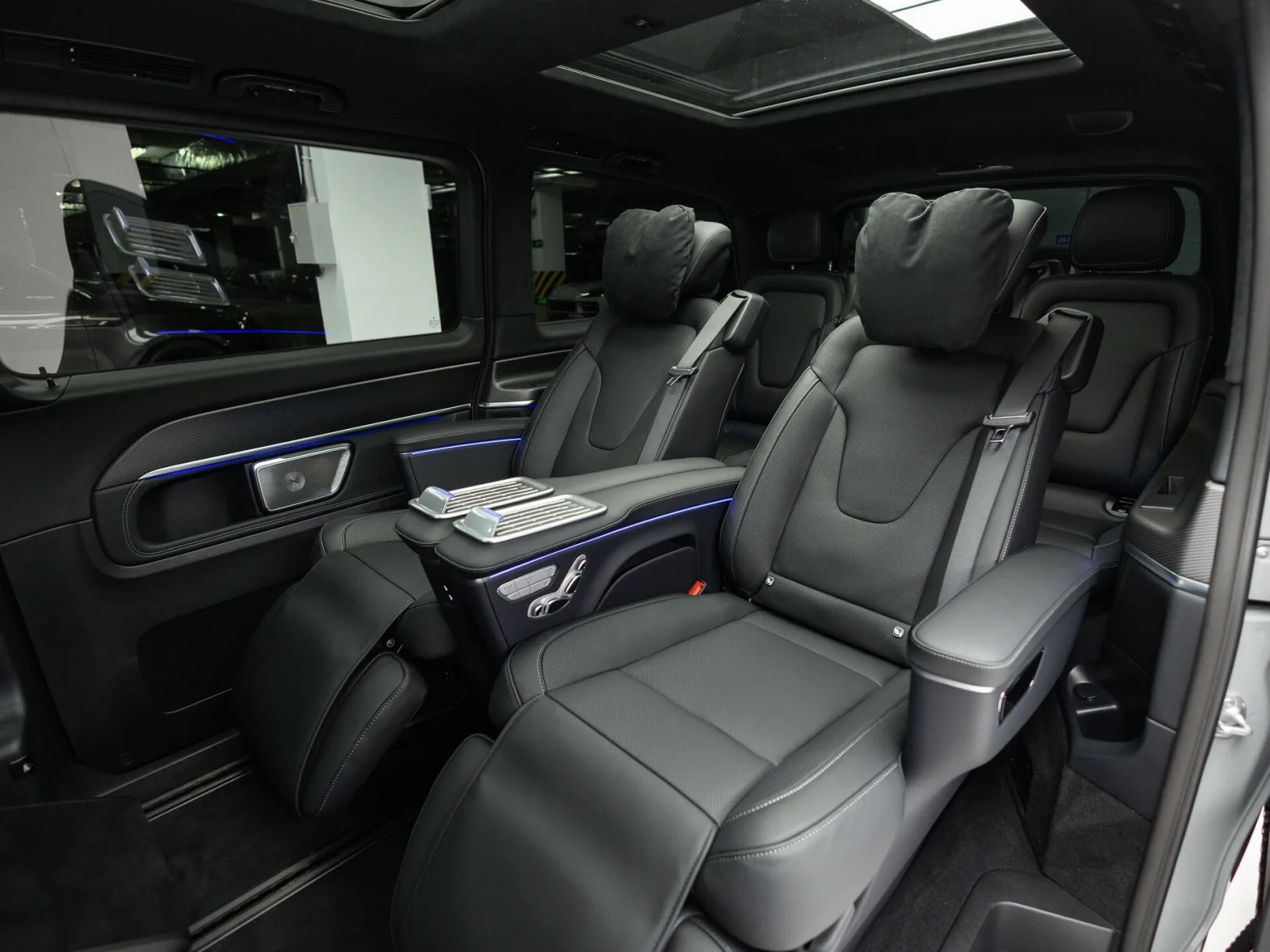 Mercedes-Benz V-Класс Exclusive AMG Line III (W447) Рестайлинг 2, 2026 — экстерьер, фото 7