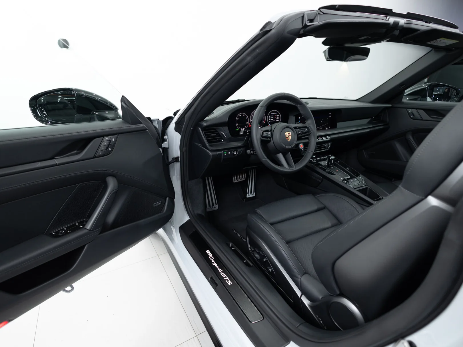 Porsche 911 Targa 4 GTS VIII (992) Рестайлинг, 2025 — экстерьер, фото 13