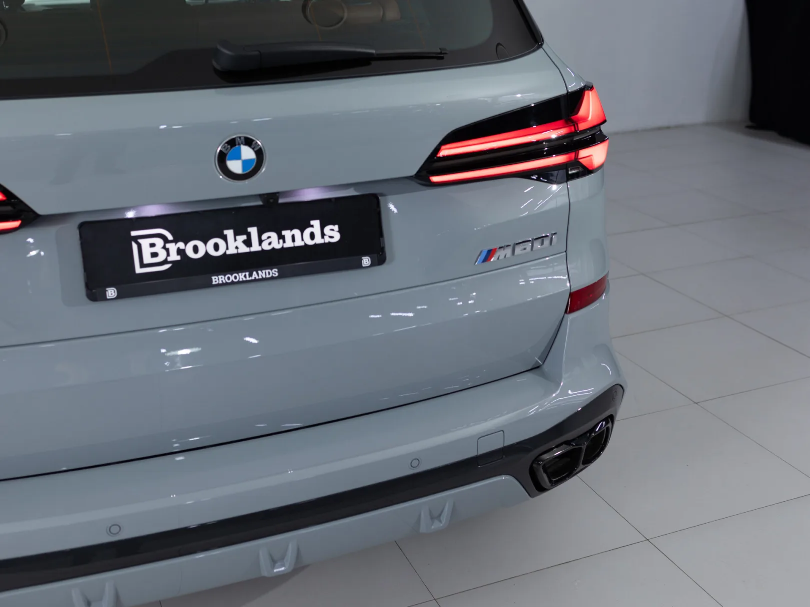 BMW X5 M60i Sport Pro IV (G05/G18) Рестайлинг, 2023 — экстерьер, фото 34
