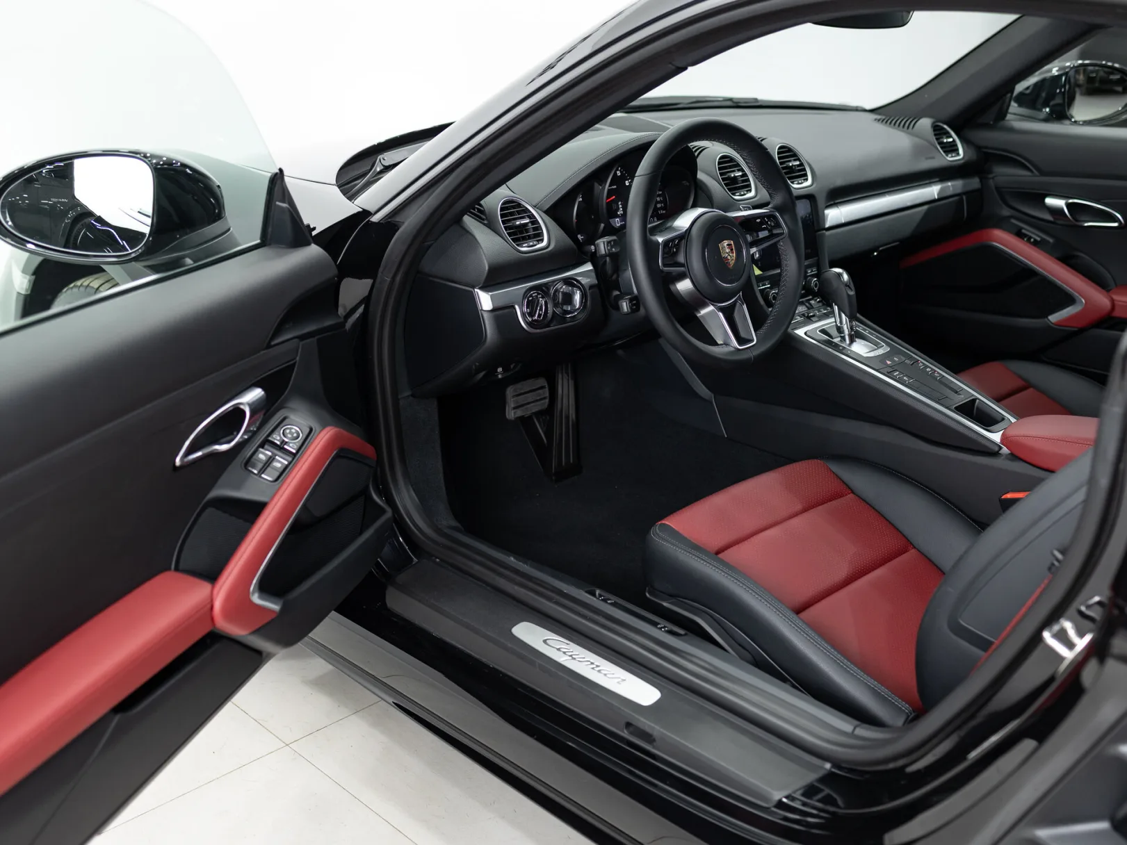 Porsche Cayman 718 Cayman III 718 (982), 2025 — экстерьер, фото 7