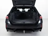 BMW 5 серии 520d xDrive Touring VIII (G60/G61/G68), 2024 — экстерьер, фото 31