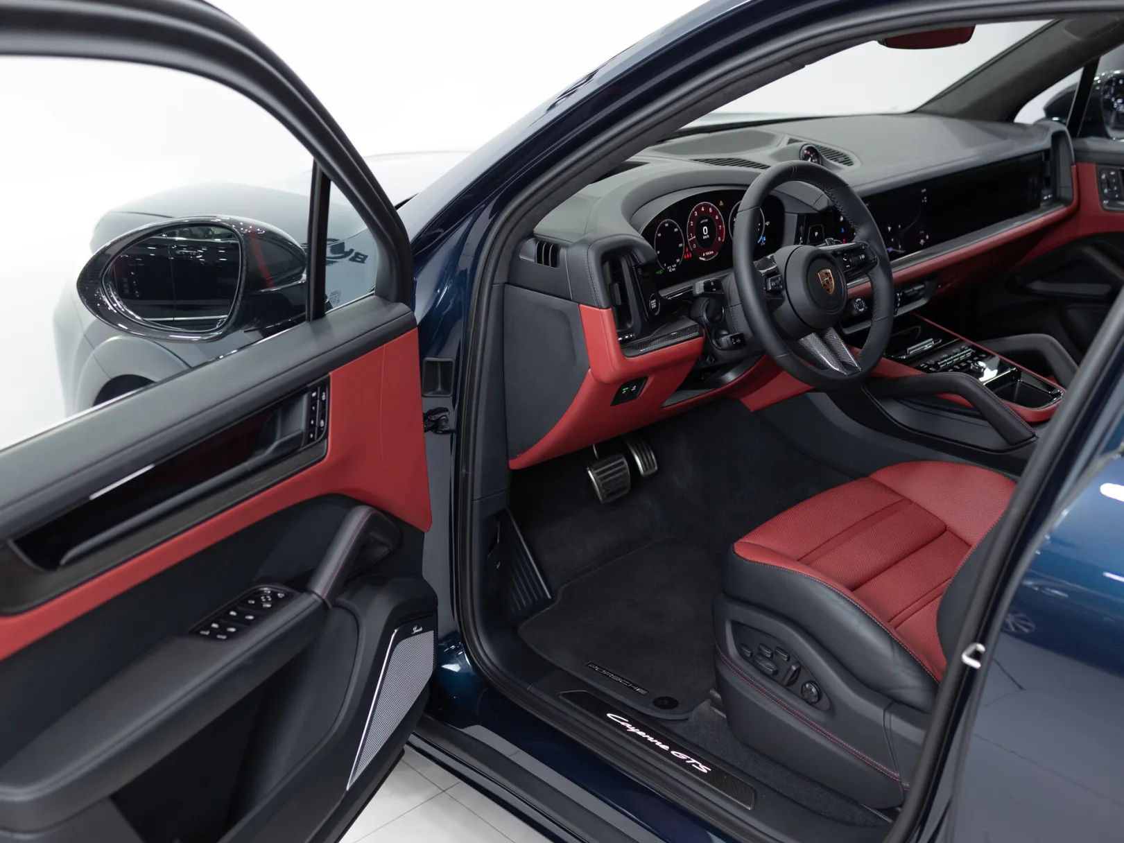 Porsche Cayenne GTS III Рестайлинг, 2024 — экстерьер, фото 7