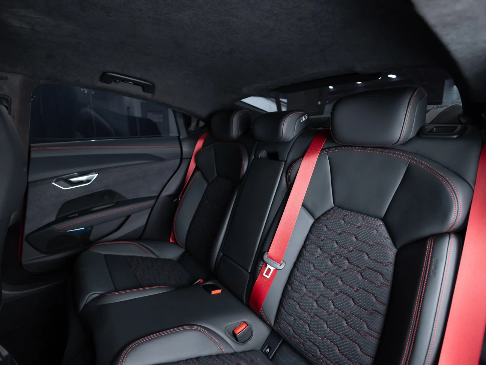 Audi RS e-tron GT quattro I, 2021 — экстерьер, фото 26