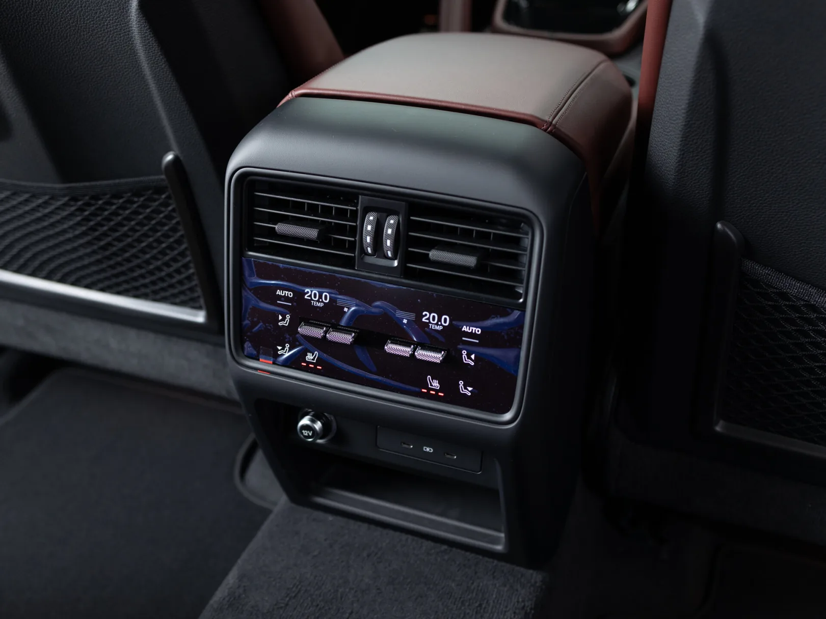 Porsche Cayenne GTS Coupé III Рестайлинг, 2024 — экстерьер, фото 32